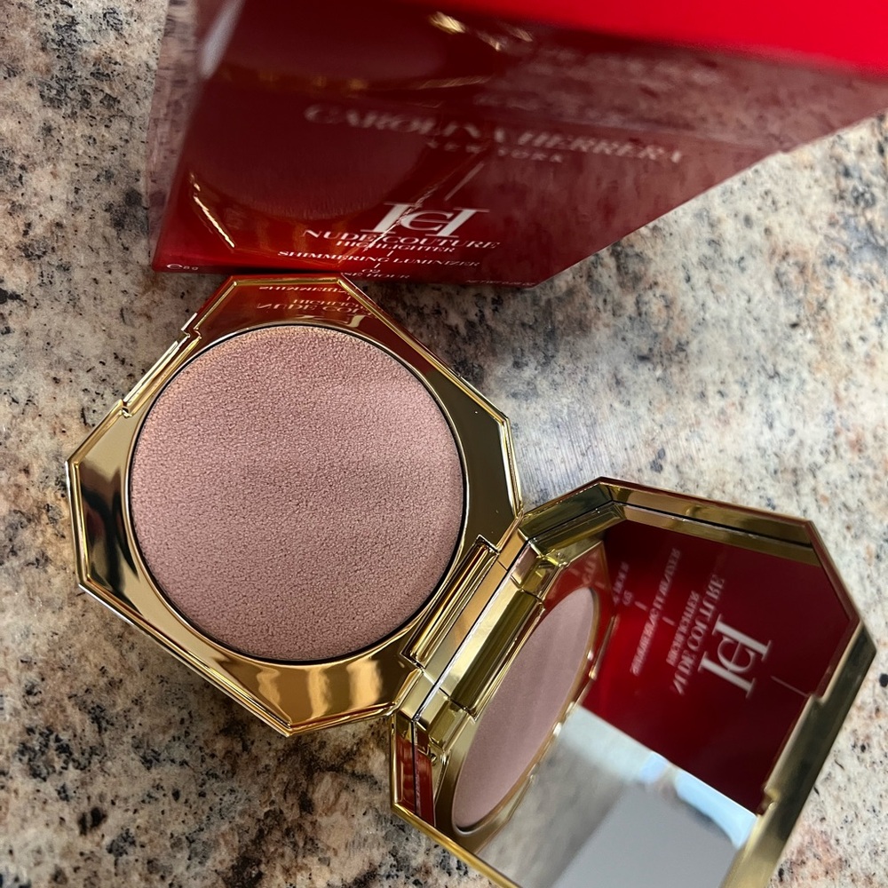 Carolina Herrera Golden Glow Highlighter